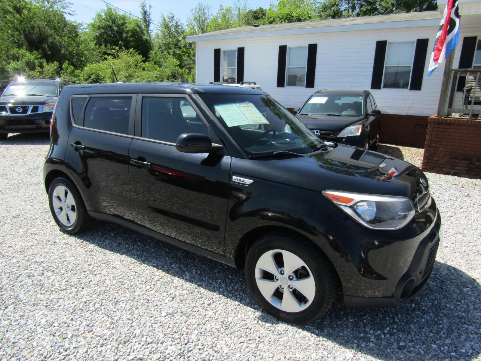 2016 Black /Gray Kia Soul (KNDJN2A29G7) with an 4 CYL engine, Automatic transmission, located at 15016 S Hwy 231, Midland City, AL, 36350, (334) 983-3001, 31.306210, -85.495277 - Photo #0